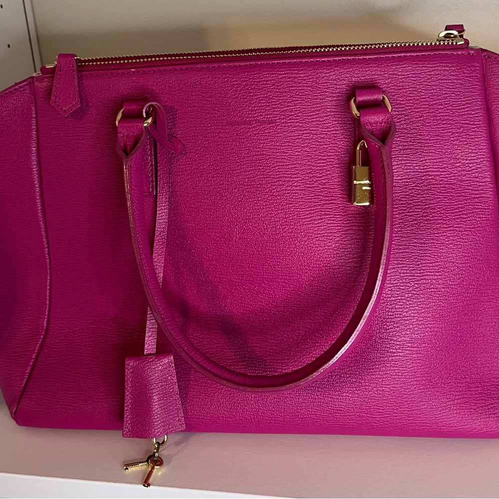Samantha Thavasa Vibrant Pink Tote
